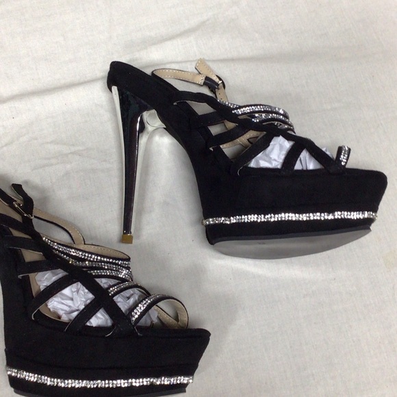 Elegant Black Strappy Women's Heels - Picture 3 of 6